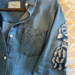 Light Wash XS Jean Button up from Rails with Rose appliqué | Like New | Soft
